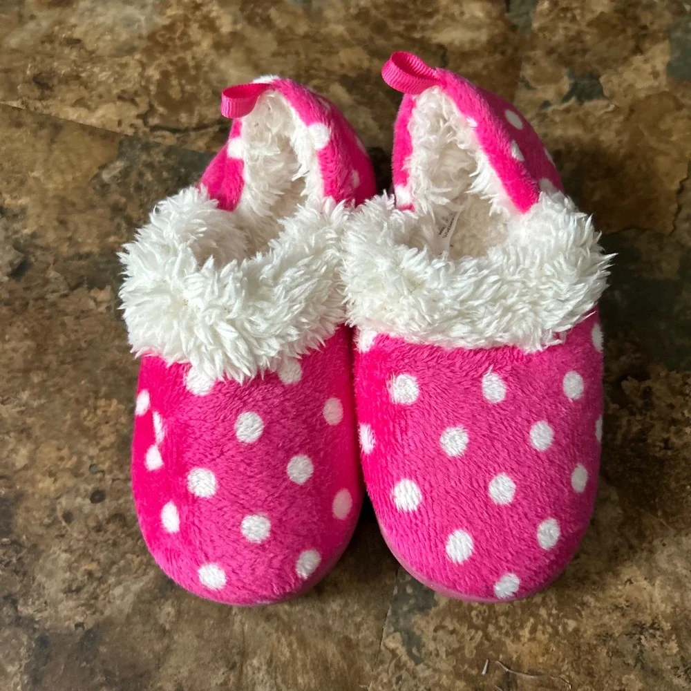 Toddler Slippers Girls Size Small 5-6 Pink White Polka Dot Lined Slip On Shoes
